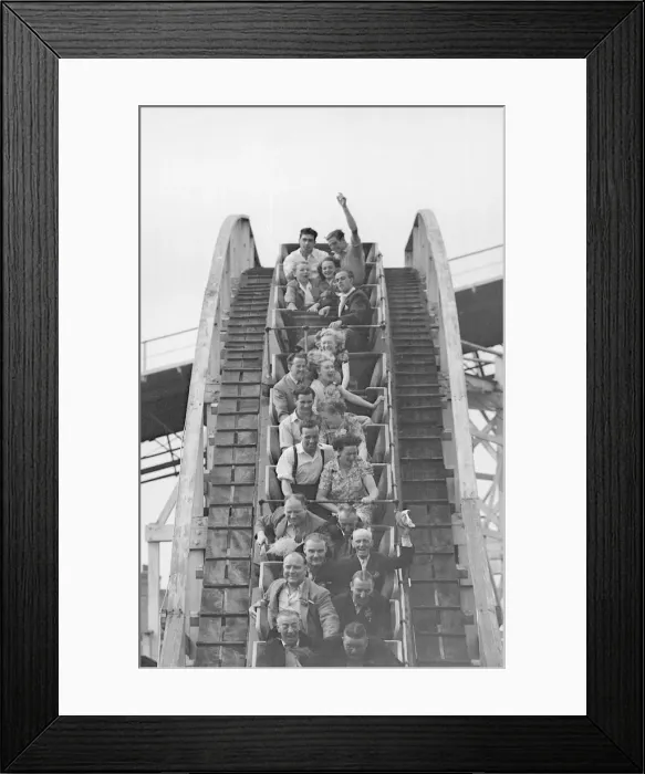 Framed Print : Day trippers from the East End of London seen here enjoying themselves on the big dipper
