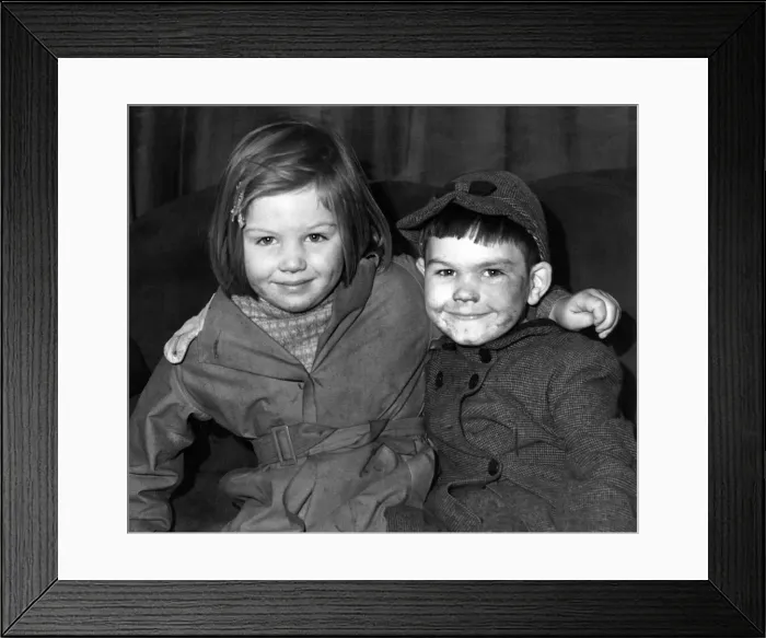 Framed Print : Theresa and Michael Kavanagh, whose younger brother Tom was adopted by actreess Jane