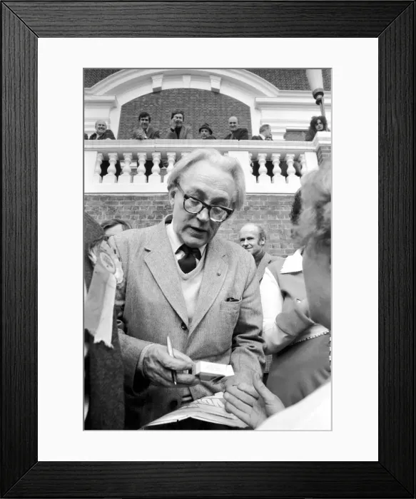 Framed Print : M. P. Michael Foot. At Welwyn Garden City. Seen here Campaigning in the 1974 general Framed Print : M. P. Michael Foot. At Welwyn Garden City. Seen here Campaigning in the 1974 general