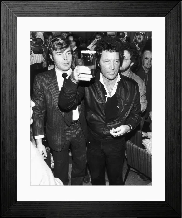 Framed Print : Tom Jones singer Framed Print : Tom Jones singer