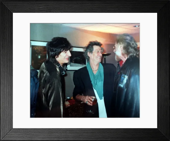 Framed Print : Rolling Stones: Former manager Andrew Loog Oldham talking to Keith Richards Framed Print : Rolling Stones: Former manager Andrew Loog Oldham talking to Keith Richards