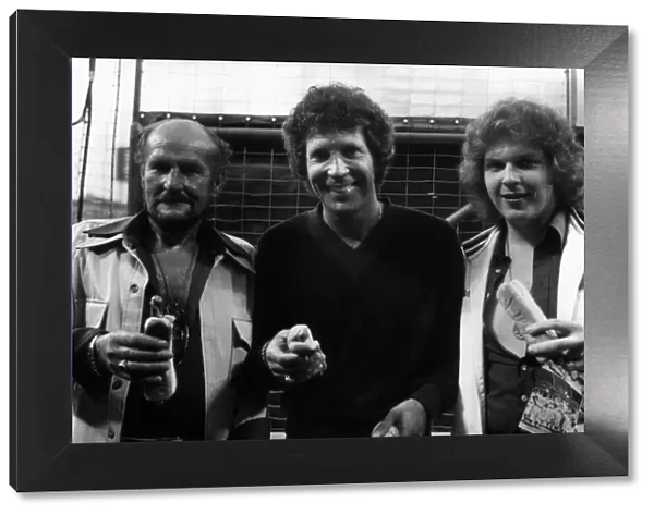 Tom Jones singer with his father (left) and his son Mark