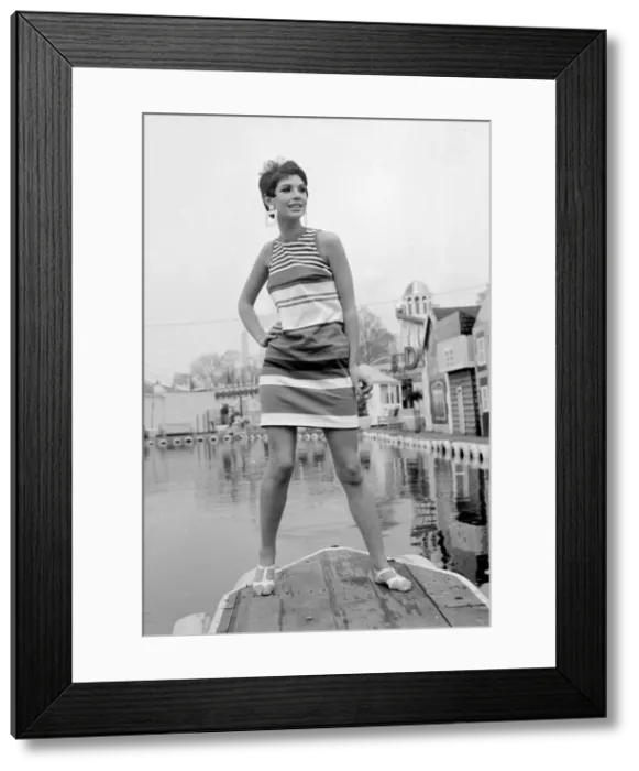 Framed Print : Model, Linda Keith, one time girlfriend of Keith Richards and later Jimi Hendrix Framed Print : Model, Linda Keith, one time girlfriend of Keith Richards and later Jimi Hendrix