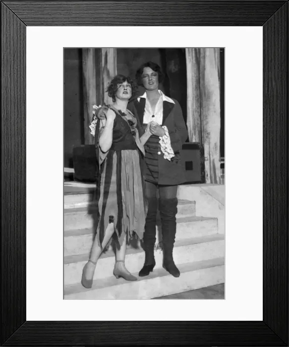 Framed Print : Scene from the play Robin Hood. 18th January 1922 Framed Print : Scene from the play Robin Hood. 18th January 1922