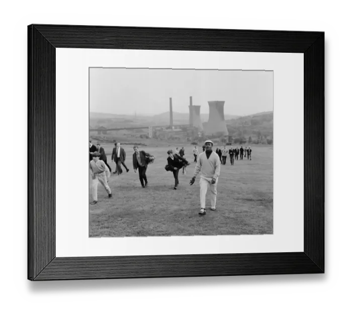 Framed Print : South African golfer Sewsunker Sewgolum at Stalybridge Stamford golf club where he Framed Print : South African golfer Sewsunker Sewgolum at Stalybridge Stamford golf club where he