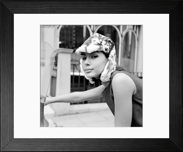 Framed Print : Model, Linda Keith, one time girlfriend of Keith Richards and then Jimi Hendrix Framed Print : Model, Linda Keith, one time girlfriend of Keith Richards and then Jimi Hendrix