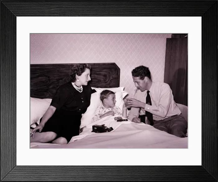 Framed Print : England cricketer Trevor Bailey and his wife visit his son Kim at Southend hospital after Framed Print : England cricketer Trevor Bailey and his wife visit his son Kim at Southend hospital after