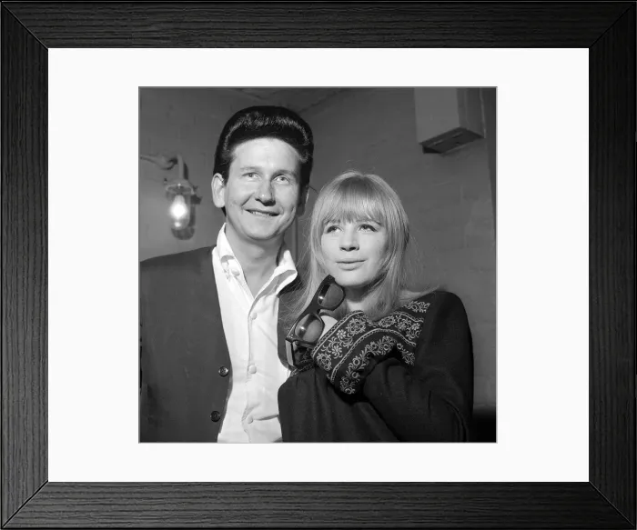 Framed Print : American singer Roy Orbison with Marianne Faithfull February 65 in London Framed Print : American singer Roy Orbison with Marianne Faithfull February 65 in London