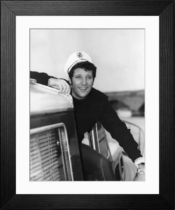 Framed Print : Tom Jones Singer at a boatyard near Sunbury Framed Print : Tom Jones Singer at a boatyard near Sunbury
