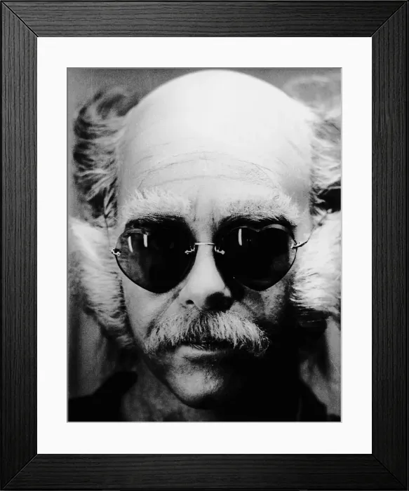 Framed Print : Elton John superstar in makeup after being transformed for an american television comedy Framed Print : Elton John superstar in makeup after being transformed for an american television comedy