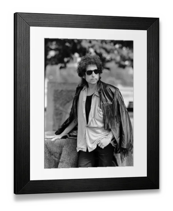 Framed Print : Bob Dylan American Folk singer and legend DM 86 4337 Framed Print : Bob Dylan American Folk singer and legend DM 86 4337