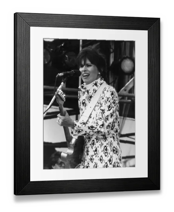 Framed Print : Chrissie Hynde of The Pretenders singer at Live Aid rock show in Philadelphia