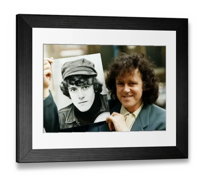 Framed Print : Donovan Pop Star of the 60s with portrait of himself taken in 1965 Framed Print : Donovan Pop Star of the 60s with portrait of himself taken in 1965
