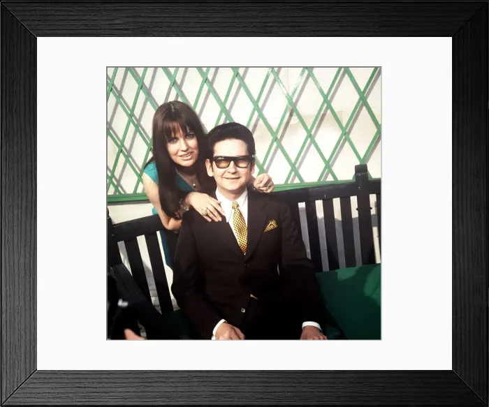 Framed Print : Roy Orbison with his new wife Barbara Anne Marie April 1969