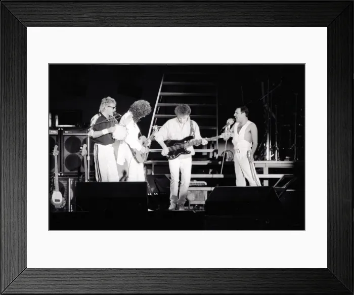 Framed Print : Queen Rock Group Freddie mercury, Brian May, John Deacon & Roger Taylor