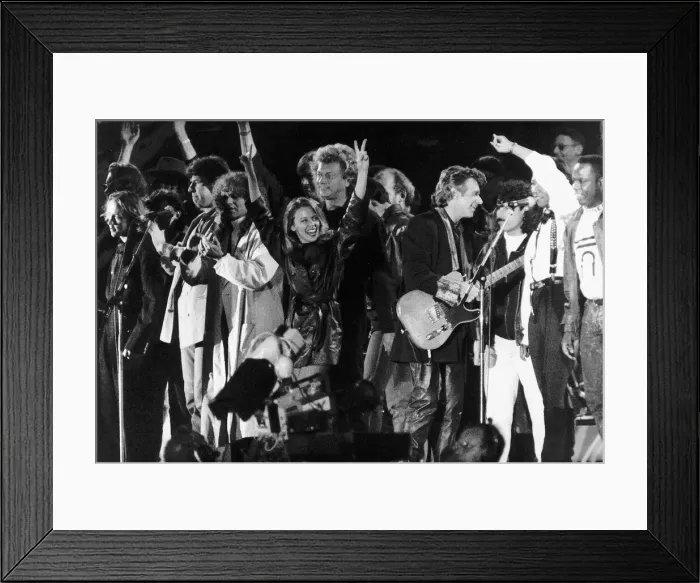Framed Print : Kylie Minogue on stage at the John Lennon Memorial Concert Framed Print : Kylie Minogue on stage at the John Lennon Memorial Concert