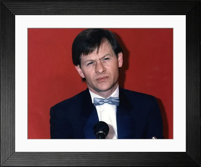 Framed Print : Alex Higgins snooker player alias Hurricane Higgins Framed Print : Alex Higgins snooker player alias Hurricane Higgins