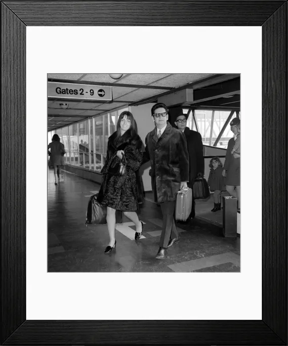 Framed Print : Roy Orbison with his wife Barbara Anne Marie April 1969 at Heathrow Airport Framed Print : Roy Orbison with his wife Barbara Anne Marie April 1969 at Heathrow Airport