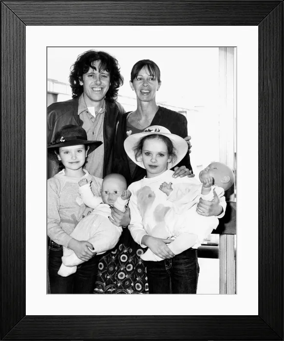 Framed Print : Donovan pop singer with his family at Heathrow Airport Framed Print : Donovan pop singer with his family at Heathrow Airport