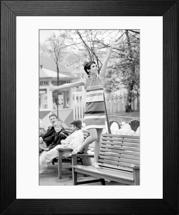 Framed Print : Model, Linda Keith, one time girlfriend of Keith Richards and then Jimi Hendrix Framed Print : Model, Linda Keith, one time girlfriend of Keith Richards and then Jimi Hendrix