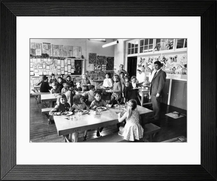 Framed Print : Pupils enjoying their school dinners in a packed dining hall Framed Print : Pupils enjoying their school dinners in a packed dining hall