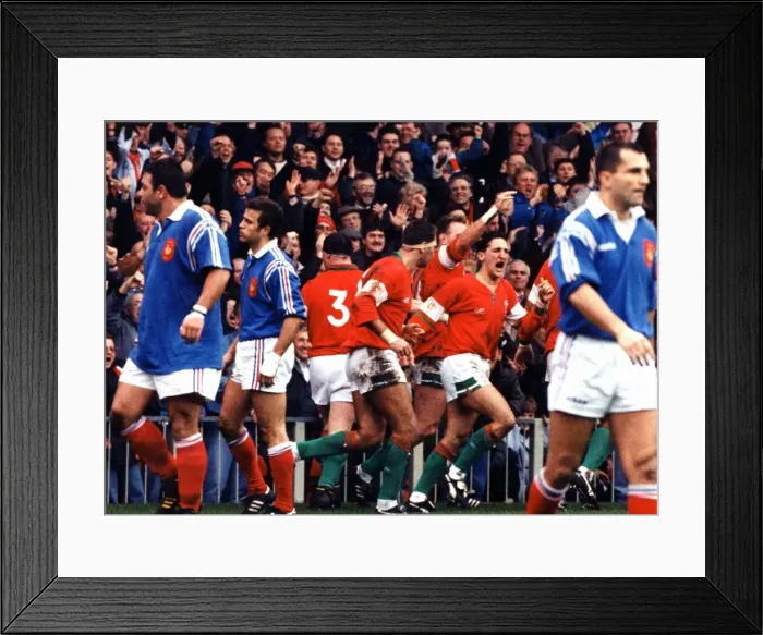Framed Print : Sport - Rugby - Wales 24 v France 15 - 21st February 1994 - Welsh players celebrate Scott Framed Print : Sport - Rugby - Wales 24 v France 15 - 21st February 1994 - Welsh players celebrate Scott