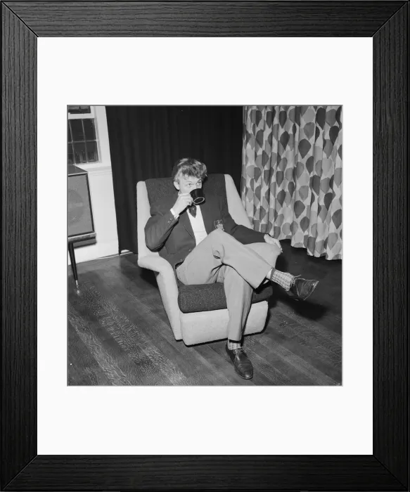 Framed Print : Singer Tommy Steele enjoys a cup of tea, 28th April 1961 Framed Print : Singer Tommy Steele enjoys a cup of tea, 28th April 1961