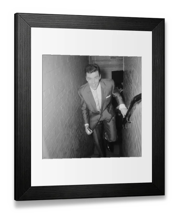 Framed Print : Singer Marty Wilde arrives for concert in Tooting, South London, 7th December 1959 Framed Print : Singer Marty Wilde arrives for concert in Tooting, South London, 7th December 1959