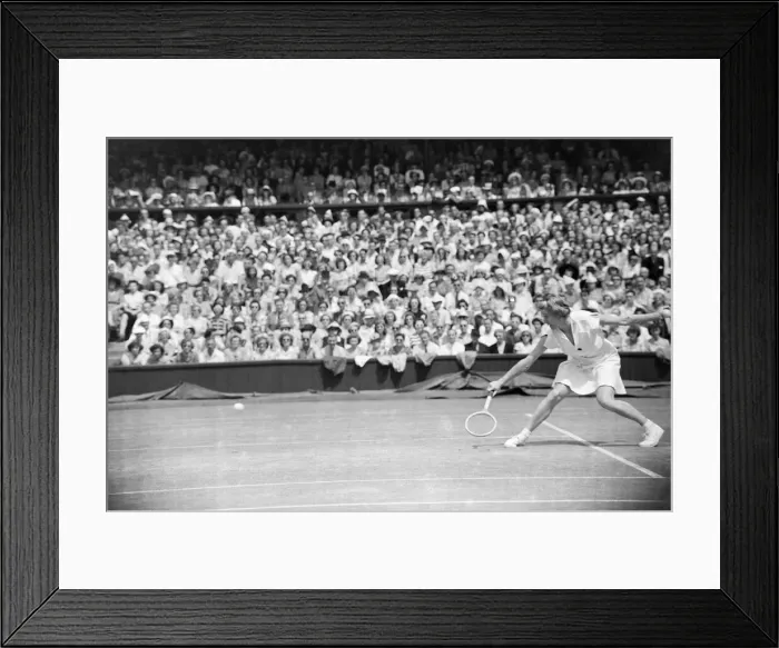 Framed Print : Wimbledon Womens Singles Miss L Brough Vs Miss Du Pont 3 / 7 / 1949 Framed Print : Wimbledon Womens Singles Miss L Brough Vs Miss Du Pont 3 / 7 / 1949