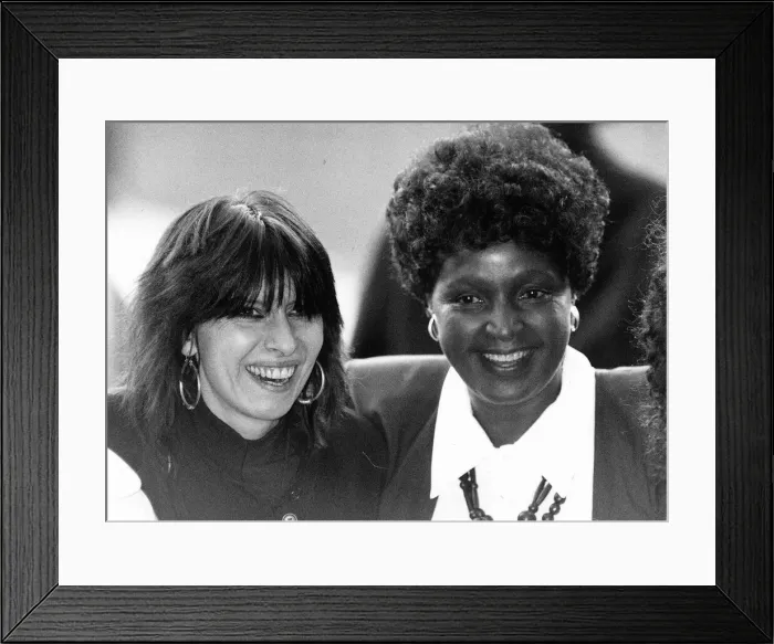 Framed Print : Chrissie Hynde singer with The Pretenders pop group 1990 with Winnie Mandela Framed Print : Chrissie Hynde singer with The Pretenders pop group 1990 with Winnie Mandela