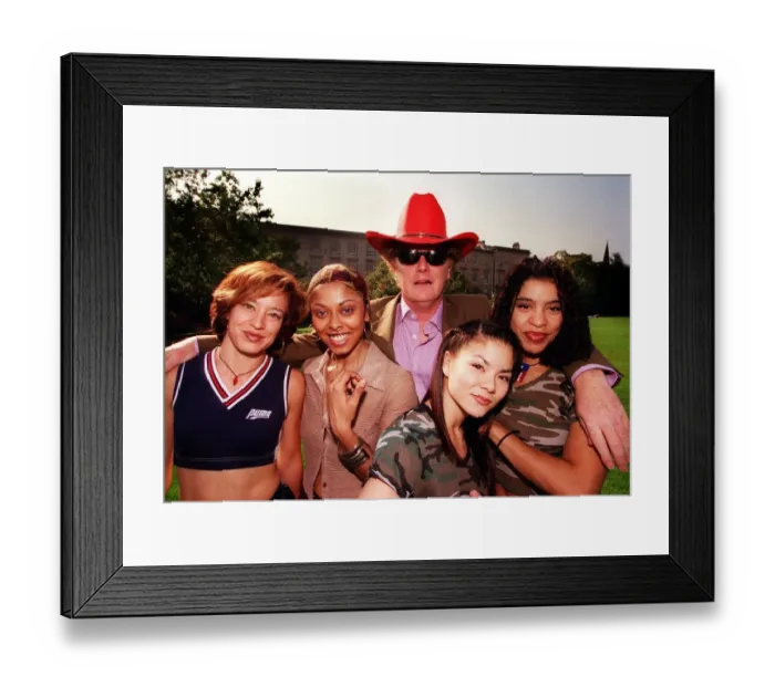 Framed Print : Malcolm McLaren of the Sex Pistols fame September 1998 in Glasgow to promote The Buffalo