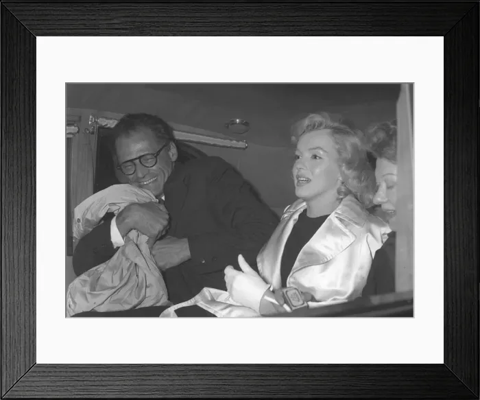 Framed Print : Marilyn Monroe and Arthur Miller in back of car Framed Print : Marilyn Monroe and Arthur Miller in back of car