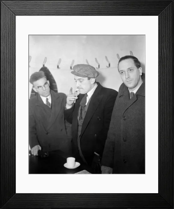 Framed Print : Hon Bob Condon agent for Sarne at meeting of Cannock Chase Miners to consider Sunday