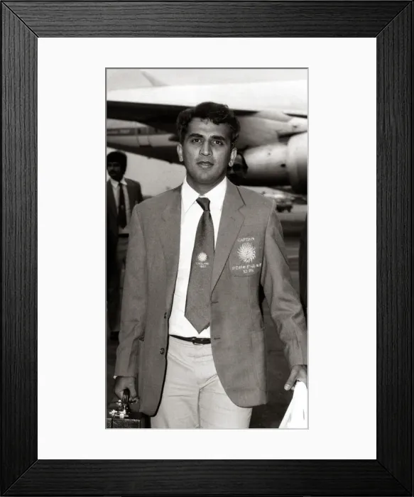 Framed Print : Sunil Gavaskar Indian Cricketer - April 1982 arriving in England for Framed Print : Sunil Gavaskar Indian Cricketer - April 1982 arriving in England for