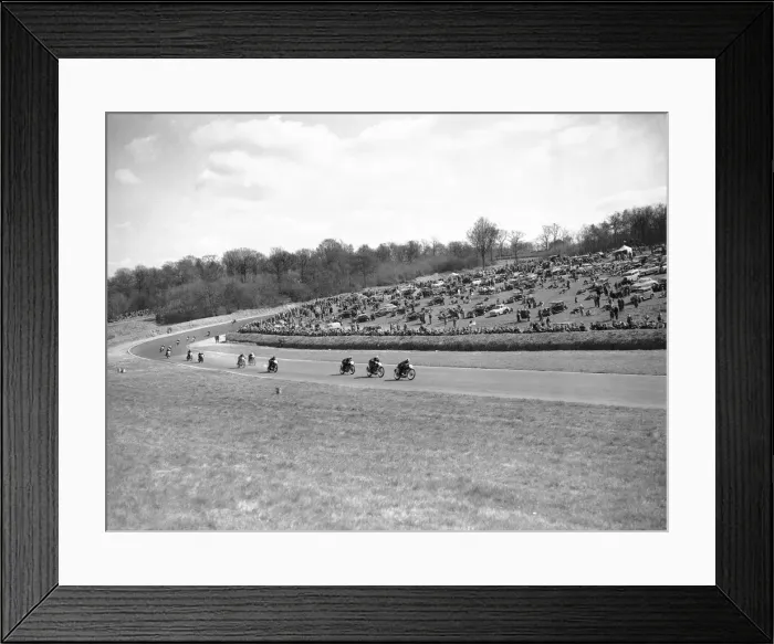 Framed Print : Motorcycle racing on the newly lengthen track at Brands Hatch, Kent