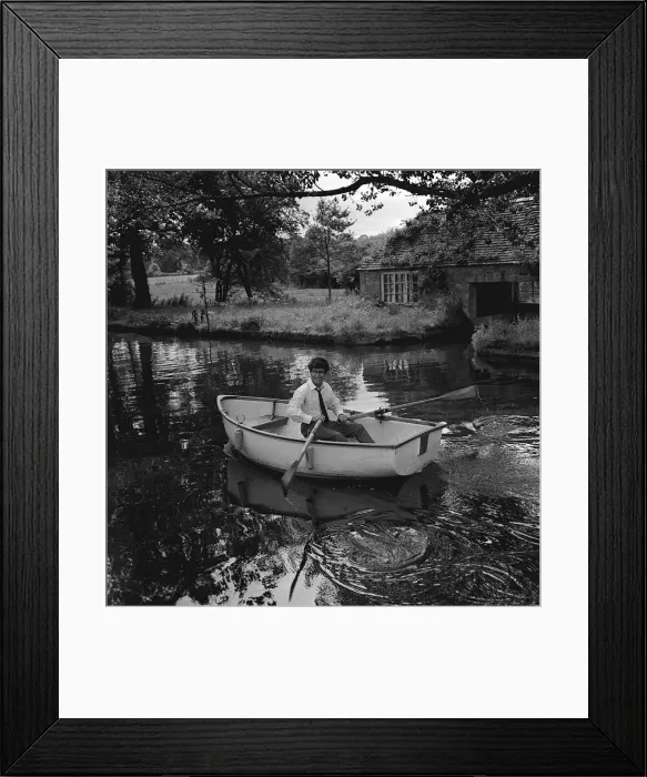 Framed Print : Freddie and the Dreamers met the Marquess of Bath when they gave a show at Longleat Framed Print : Freddie and the Dreamers met the Marquess of Bath when they gave a show at Longleat