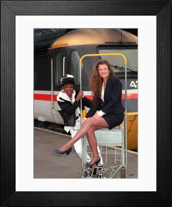 Framed Print : Annabel Croft treasure hunter and singer Sinitta at St Pancras Station London to launch