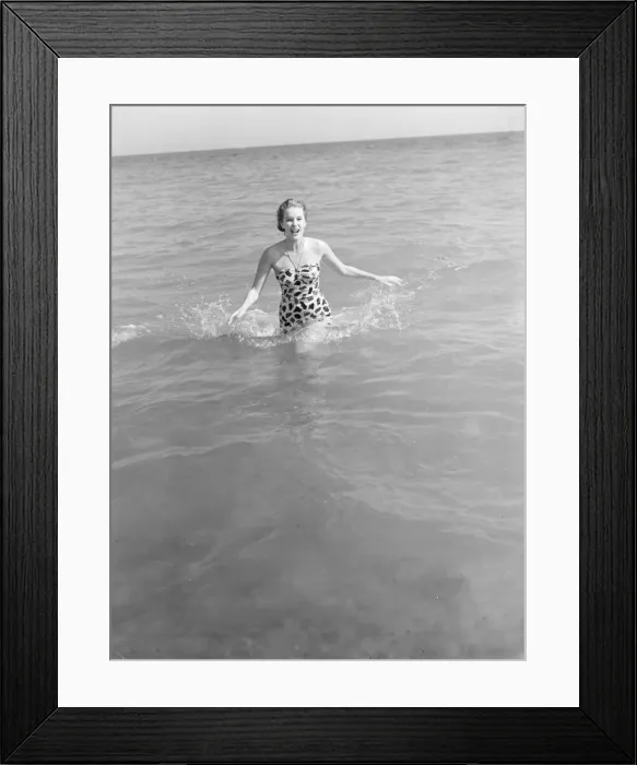 Framed Print : Sally Ann Howes Film Actress at Bognor 3  /  7  /  1949 019041  /  4