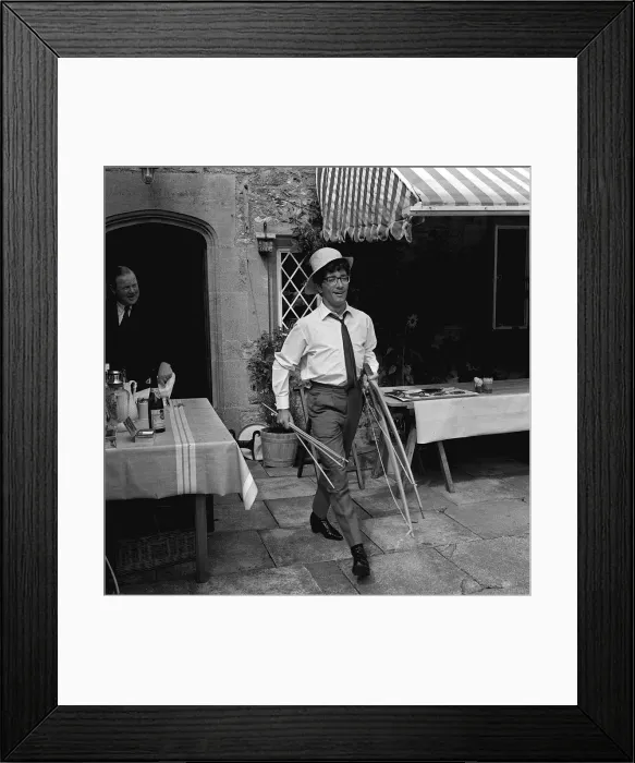 Framed Print : Freddie and the Dreamers met the Marquess of Bath when they gave a show at Longleat Framed Print : Freddie and the Dreamers met the Marquess of Bath when they gave a show at Longleat