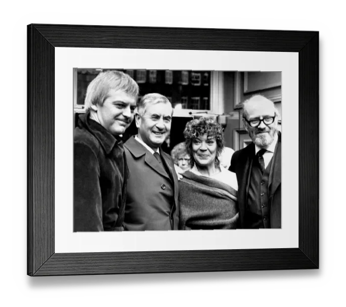 Framed Print : Actors and Actresses Le Mesuriers Memorial St Paul Framed Print : Actors and Actresses Le Mesuriers Memorial St Paul