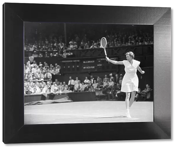 Wimbledon Womens Singles Louise Brough Vs Miss Du Pont 3  /  7  /  1949