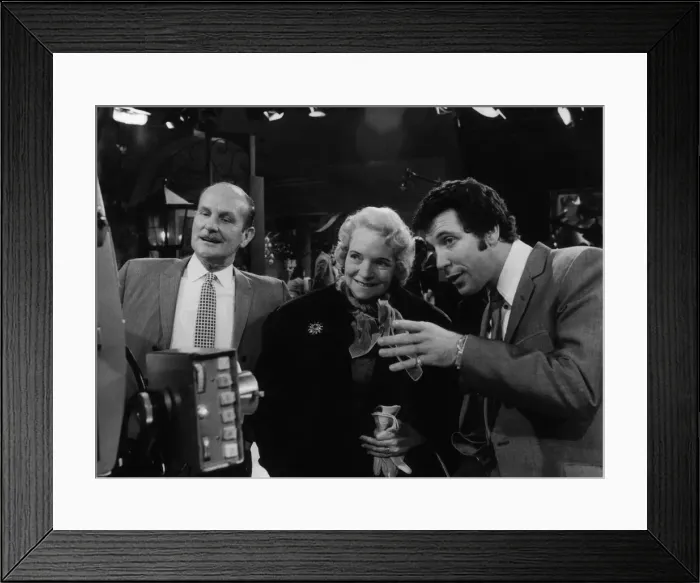Framed Print : Singer Tom Jones and parents at the ATV Studios, Elstree. 8th February 1969 Framed Print : Singer Tom Jones and parents at the ATV Studios, Elstree. 8th February 1969