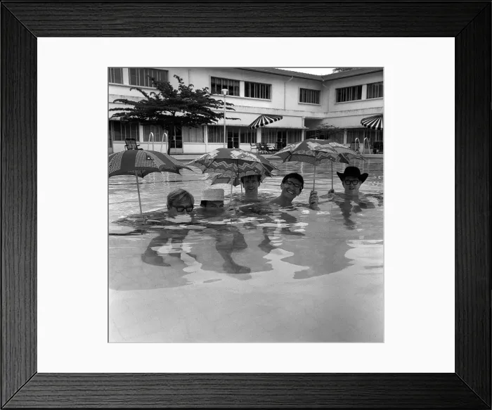 Framed Print : Freddie & the Dreamers Pop Group in Singapore March 1965 Sitting in swimming pool Framed Print : Freddie & the Dreamers Pop Group in Singapore March 1965 Sitting in swimming pool
