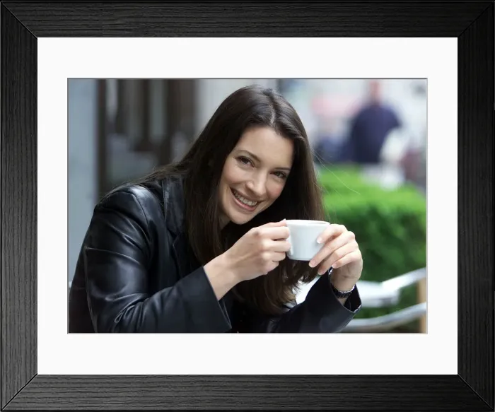 Framed Print : PICTURE ROGER ALLEN RACHEL de THAME THE NEW GIRL ON GARDENS WORLD BBC PROGRAME Framed Print : PICTURE ROGER ALLEN RACHEL de THAME THE NEW GIRL ON GARDENS WORLD BBC PROGRAME