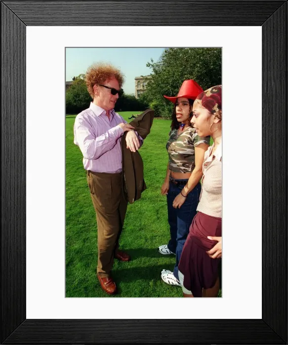 Framed Print : Malcolm McLaren of the Sex Pistols fame September 1998 in Glasgow to promote The Buffalo