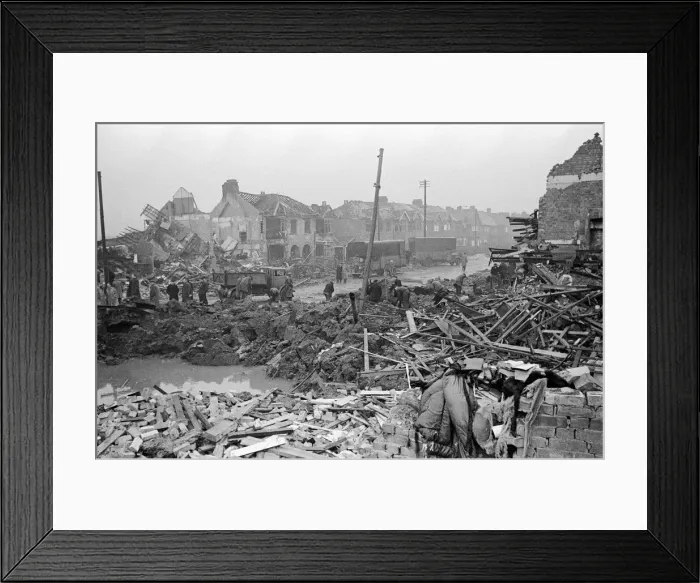 Framed Print : V2 Rocket incident at Chingford Road, Walthamstow. Remains of a surface shelter in which Framed Print : V2 Rocket incident at Chingford Road, Walthamstow. Remains of a surface shelter in which