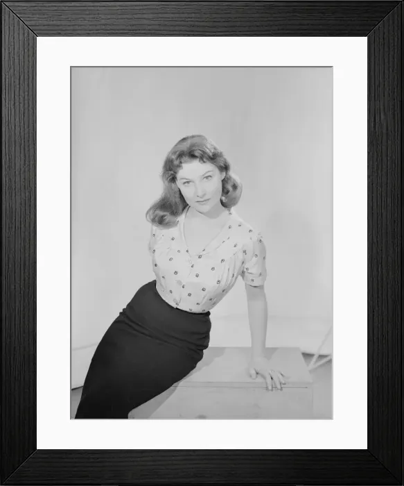 Framed Print : Reveille model Miss Parsons pin-up. Circa 1960 Framed Print : Reveille model Miss Parsons pin-up. Circa 1960