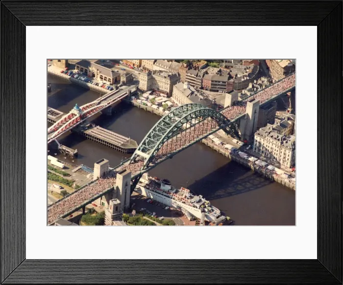 Framed Print : The Great North Run 15 September 1991 - The running masses pour over the Tyne Bridge Framed Print : The Great North Run 15 September 1991 - The running masses pour over the Tyne Bridge