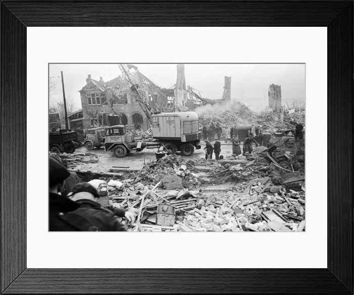 Framed Print : V2 Rocket incident at Chingford Road, Walthamstow. Remains of a surface shelter in which Framed Print : V2 Rocket incident at Chingford Road, Walthamstow. Remains of a surface shelter in which