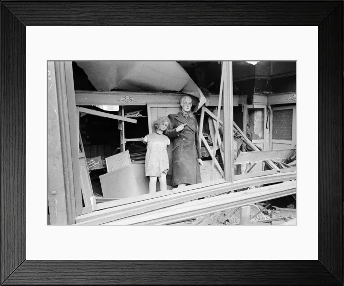 Framed Print : V2 Rocket incident at Bethnal Green. 8th February 1945